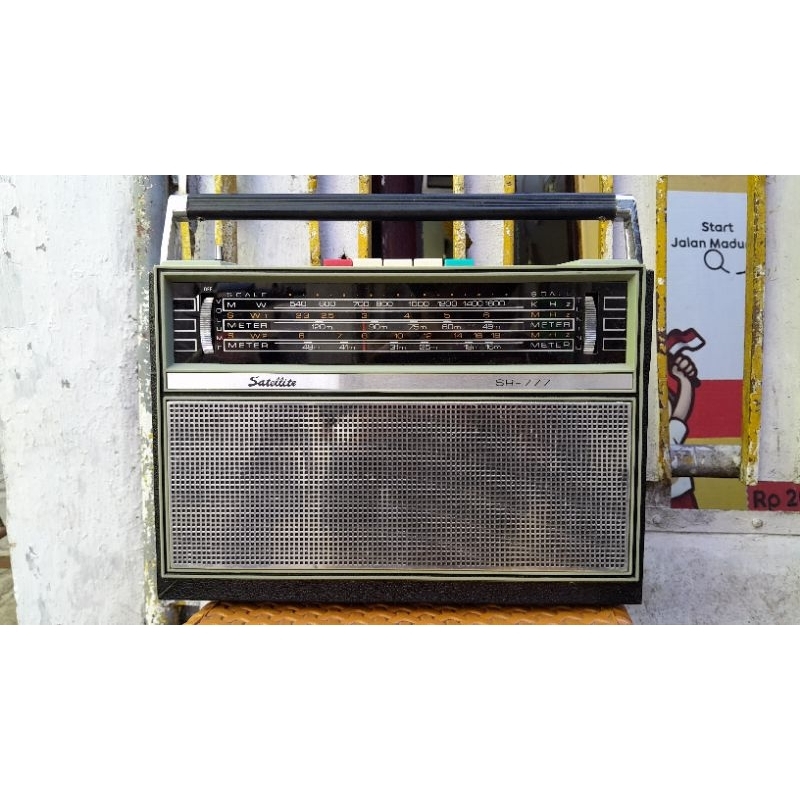 Jual radio besar SATELLITE klasik vintage jadul kuno | Shopee Indonesia