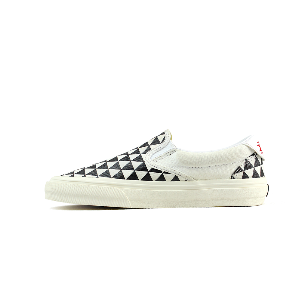 Jual Dorks - Slip On Triangle Sepatu Sneakers Casual Pria Wanita ...