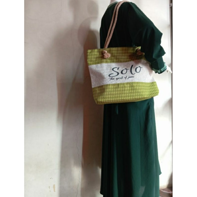 Jual Tas cantik khas Solo bahan rami motif kotak | Shopee Indonesia