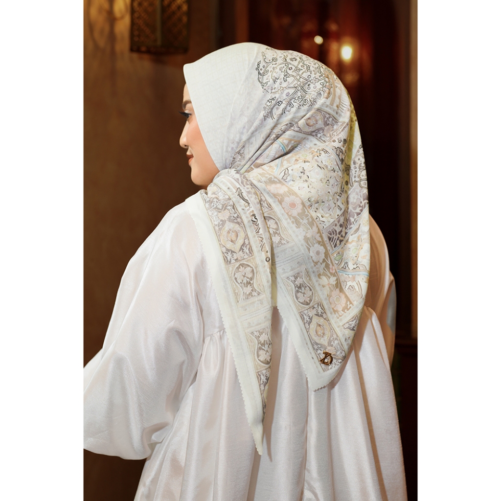 ZYTADELIA The Blue Tile Scarves Series Printed Scarf Hijab Segi Empat Hijab Aire Voile Hijab Premium Hijab Motif