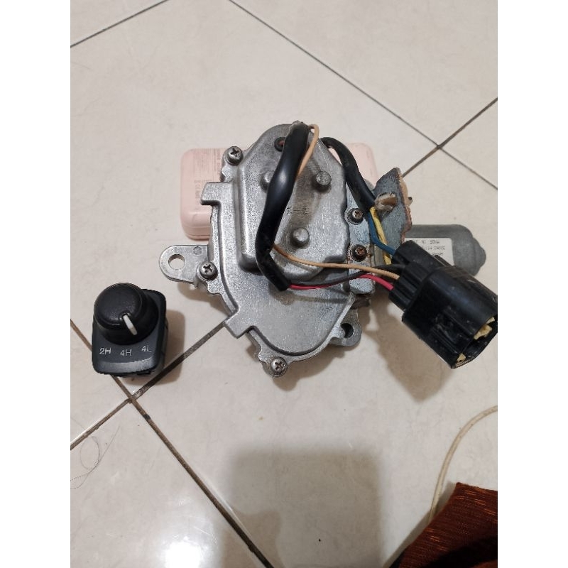 Jual motor transfer case 4x4 new Ford ranger 2.2 / saklar tombol ...
