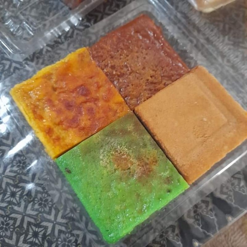 Jual Kue basah AULIA palembang - Kue Lapis asli Palembang - MIX 2 KUE ...