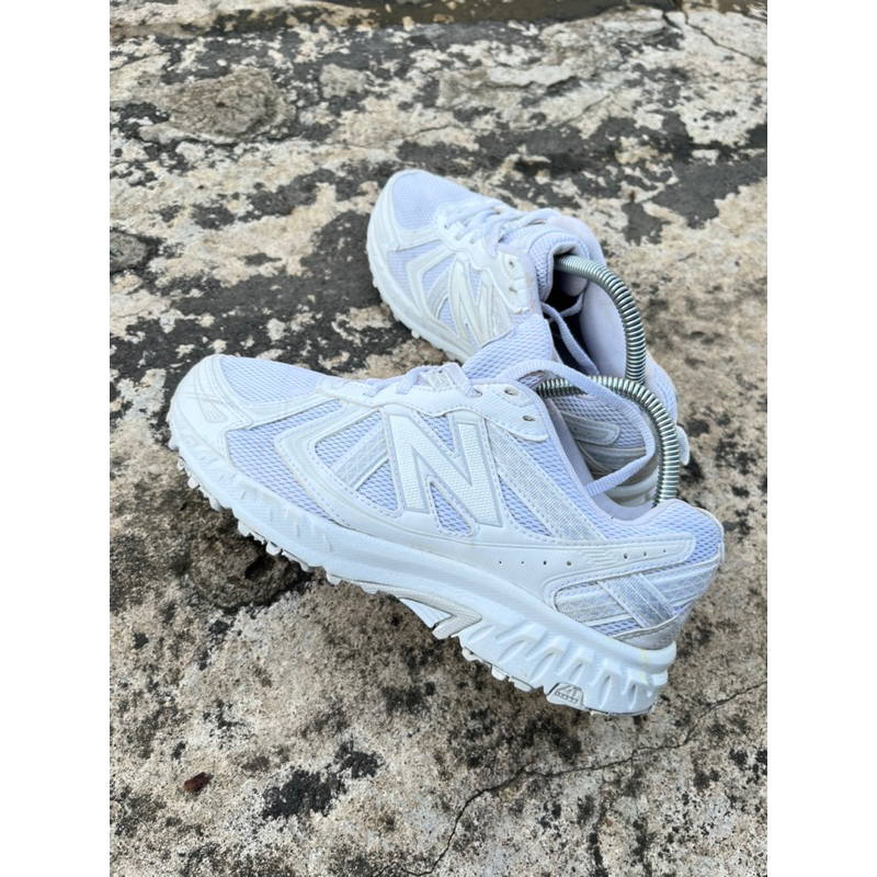 Jual New balance 410 v9 white scd Shopee Indonesia