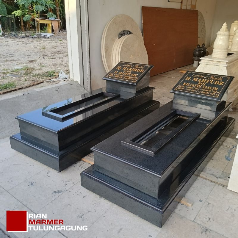 Jual Makam Kijingan Kuburan Model Maesan Box Dobel pondasi Granit Hitam ...