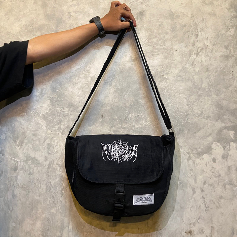 Jual NOTBADCLUB - SLINGRAY - TAS SLINGBAG CORDUROY STARS | Shopee Indonesia