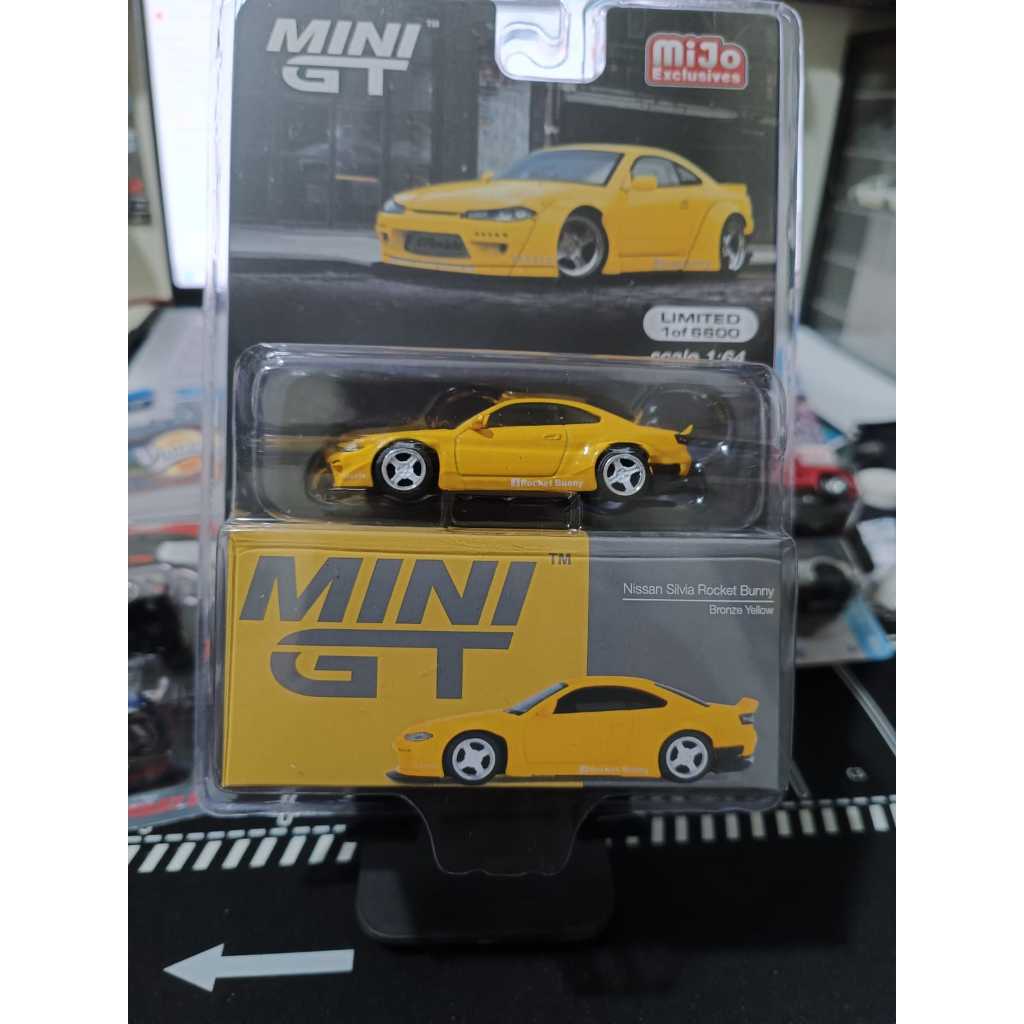 MINI GT 1:64 Nissan Silva (S15) Rocket Bunny – Giallo Bronzo – Edizione Limitata USA