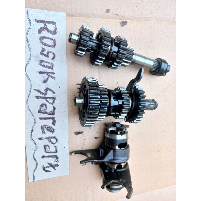 Jual GIGI TRANMISI GEARBOX RASIO HONDA REVO ABSOLUT 110 BLADE 110 REVO ...