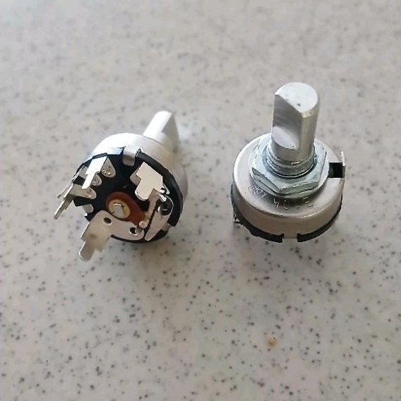 Jual Potensio Radio On Off 5 Kaki Lurus 10K Tuas D | Shopee Indonesia