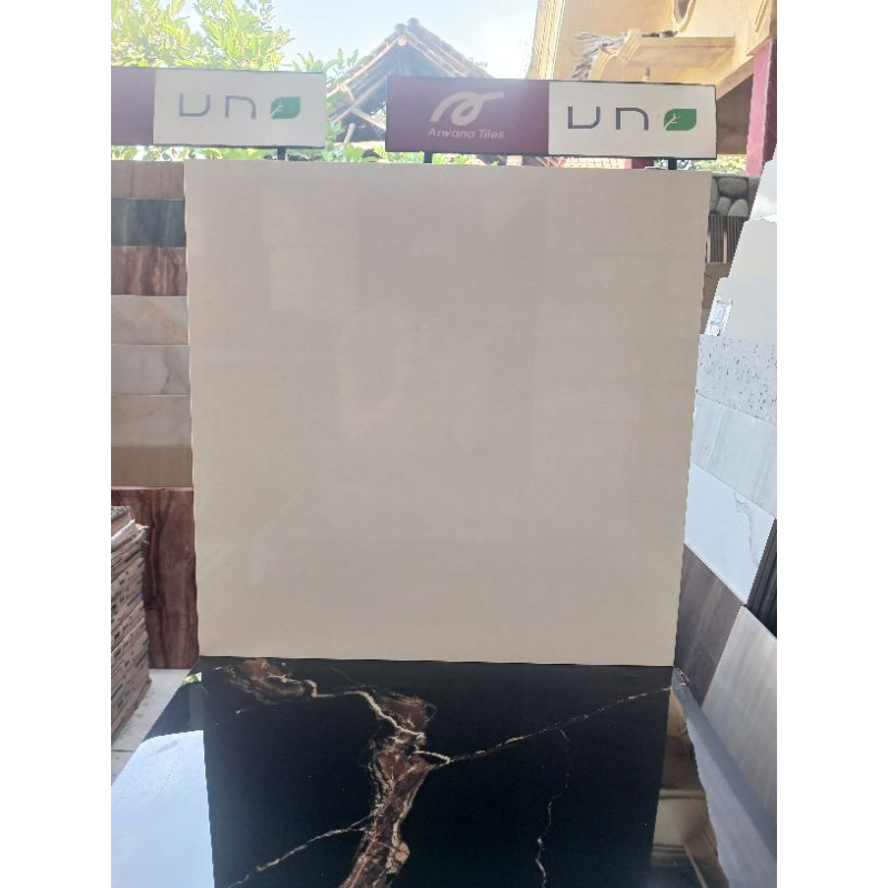 Jual Granit ukuran 60x60 Cream Polos | Shopee Indonesia
