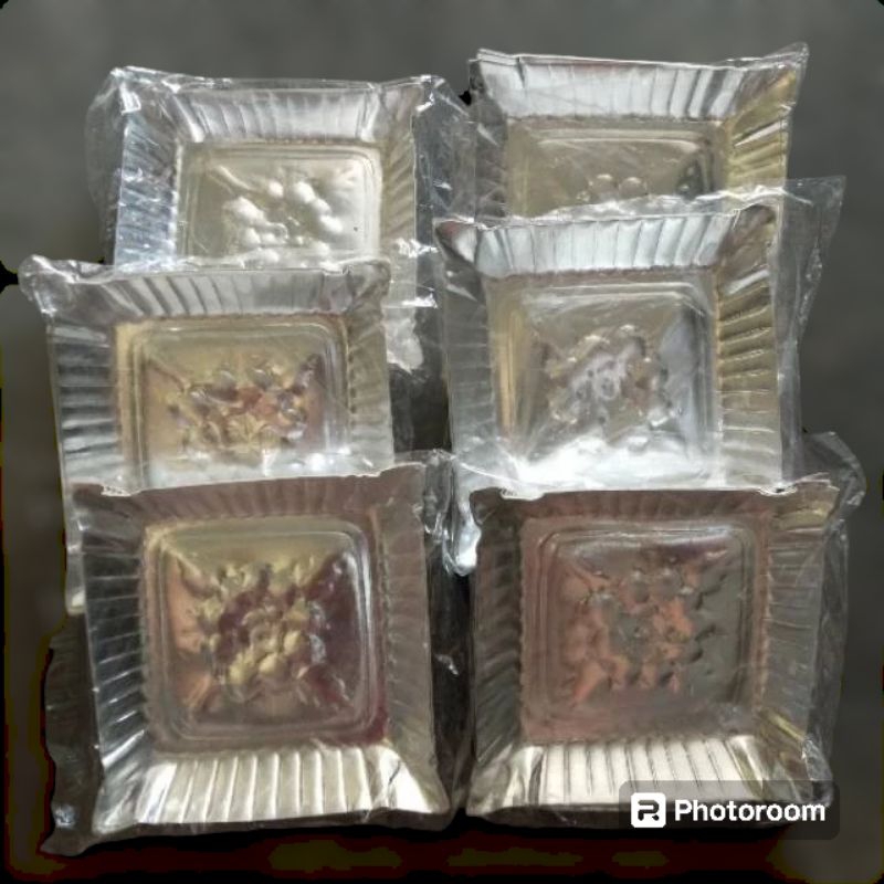 Jual [30 pcs] Piring Kue Kertas Kotak Silver Perak / Piring Ultah Pesta ...