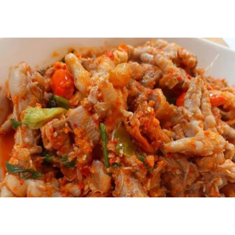 Ceker mercon pedas manis asem disajikan dengan nasi