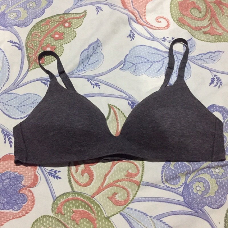 UNIQLO beauty light wireless bra 65/70 S