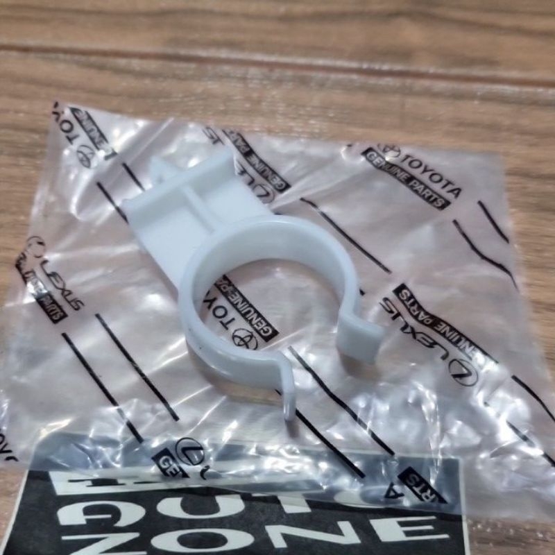 Jual clamp radiator plastik kleman radiator bawah avanza xenia Original ...