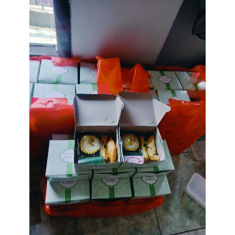 Jual PROMO SNACK BOX ISI EMPAT | Shopee Indonesia