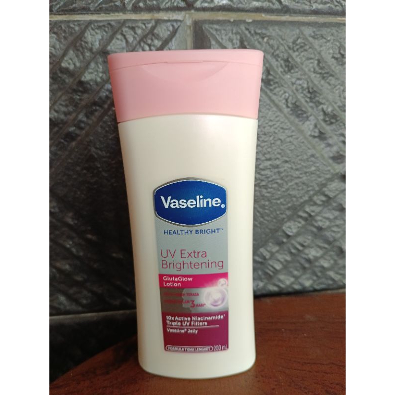 Jual Handbody Lotion Vaseline UV Extra Brightening 200ml | Shopee Indonesia