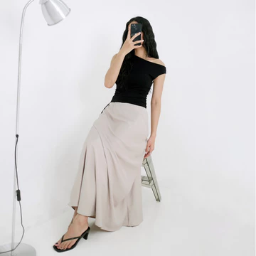 Kaia Sateen Skirt (Renaette) Rok Satin Panjang Full Furing Korean Skirt