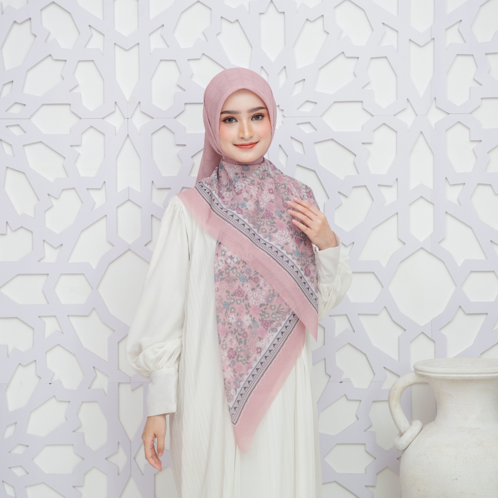 Hijabwanitacantik Segiempat Syar'I (130X130 ) Voal Premium Digital Printing Motif Cantik Elegan