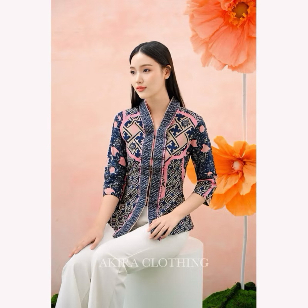 Jual Atasan Batik Wanita Bianca - Batik Wanita Modern - Baju Batik ...