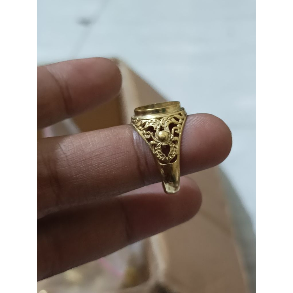 Emban cincin kuningan sari terawang kerancang