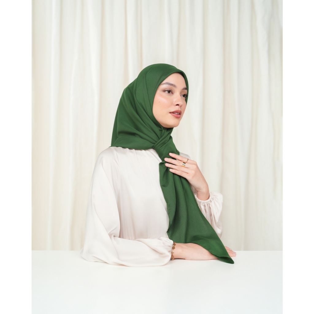 Heaven Lights Voal Plain Hijab Voal Polos Segi Empat