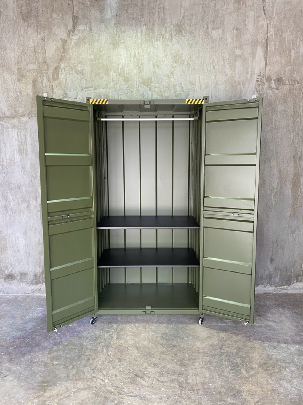 Jual wardrobe container bahan besi UK 200x120x55 | Shopee Indonesia