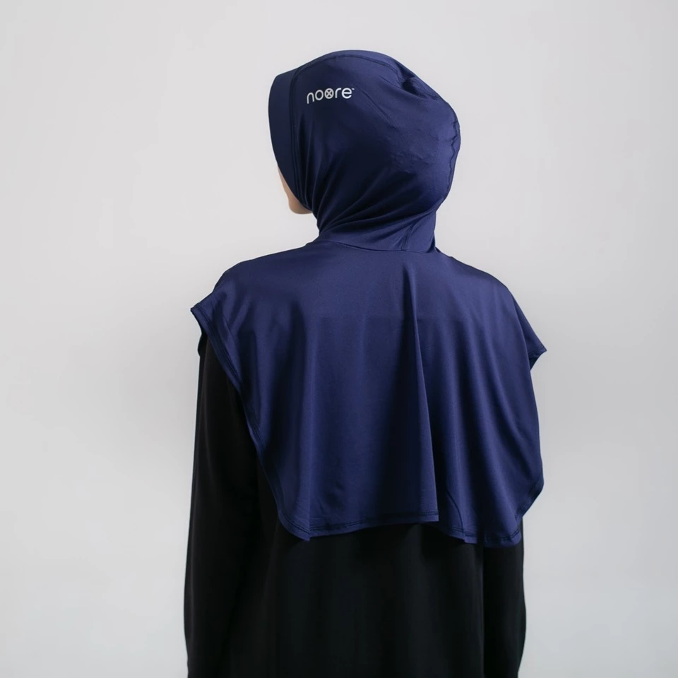 Nadeen Pro Navy Hijab Sport untuk Wanita dan Olahraga
