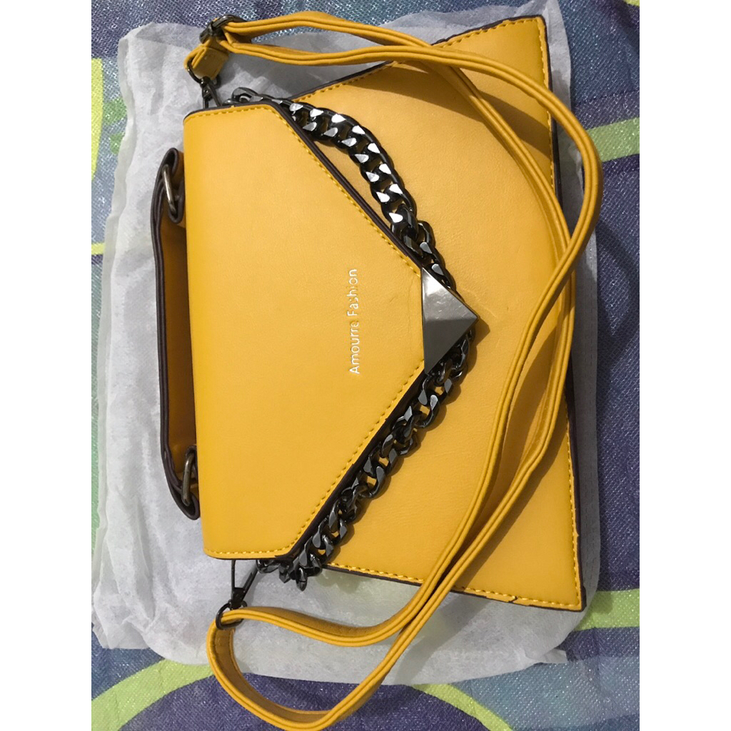 Jual Preloved Tas Selempang/Sling Bag Fashion Wanita Warna Kuning ...