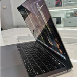 MacBook Pro Retina 2019 13 Inch Core i5 8/256 GB Touch Bar Original Bergaransi