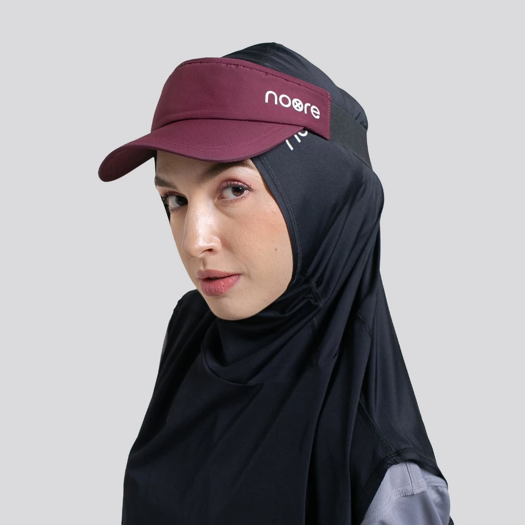Topi Olahraga NOORE Solaris Visor Cap Maroon untuk Aktivitas Outdoor dan Santai