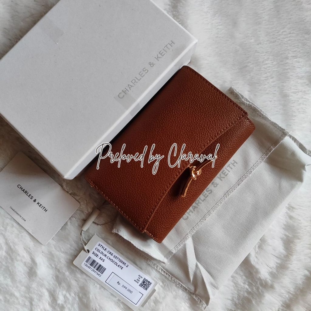 Jual Dompet Charles and Keith Huxley Metallic Accent Front Flap