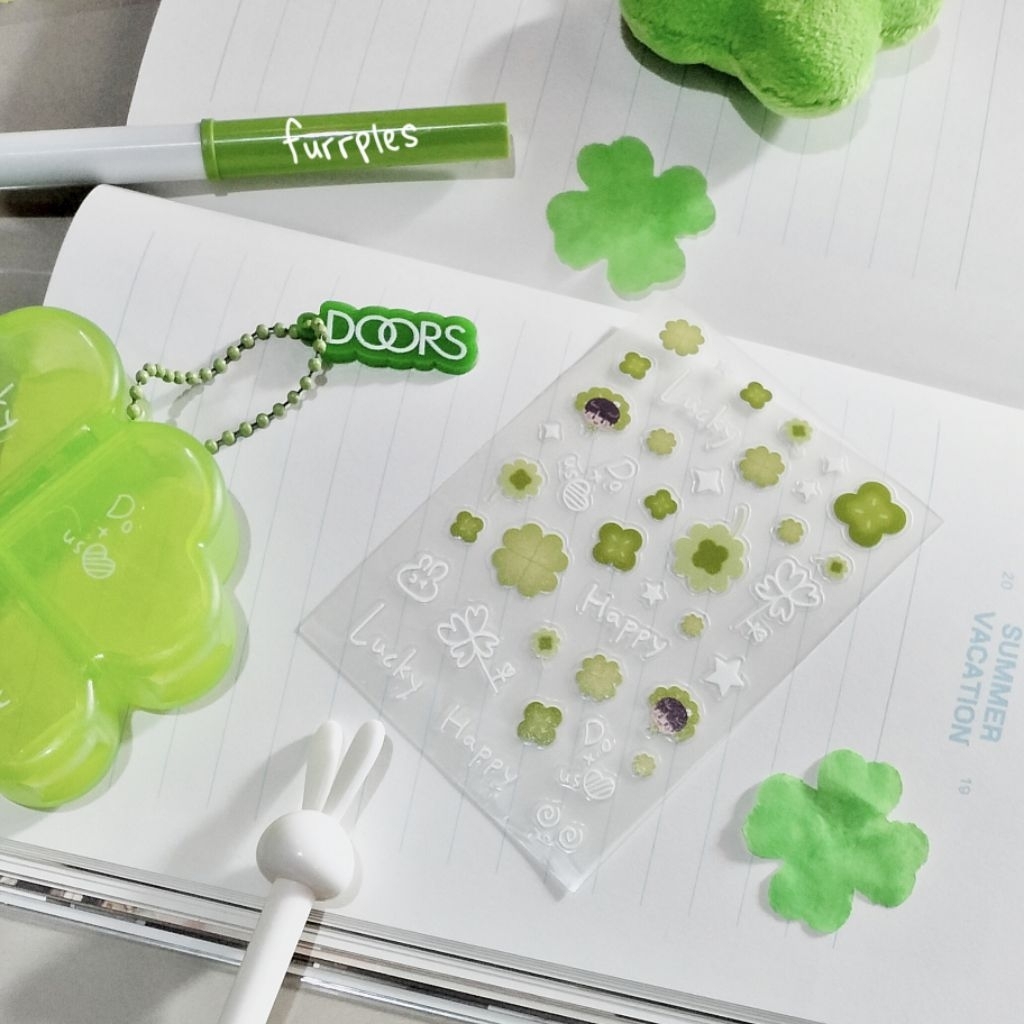 Jual [READY STOCK] Deco Sticker dan Doors Acrylic Keychain untuk clover ...