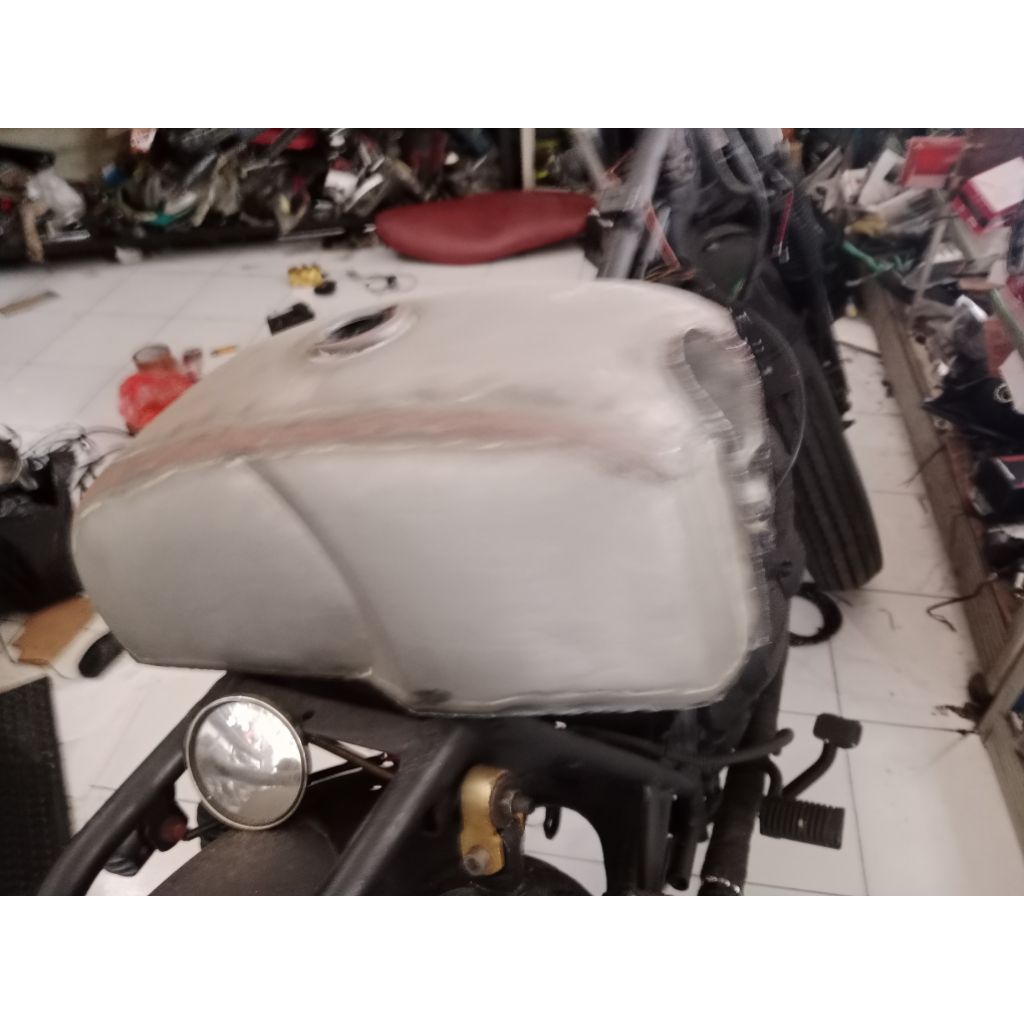 Jual tangki custom tangki caferacer kotak tangki brittish kotak ...