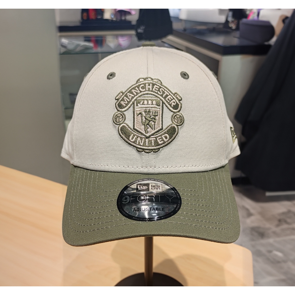 Jual Topi New Era 9Forty x Manchester United FC Contrast Visor Visor ...