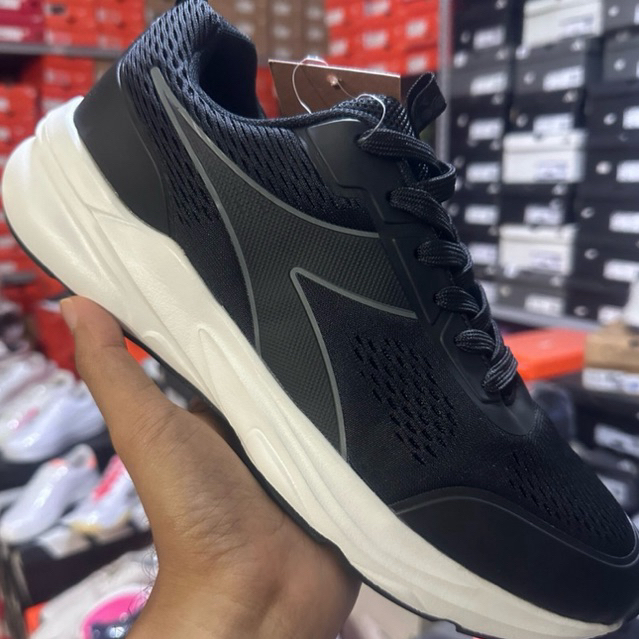 Jual SEPATU DIADORA MONACO BLACK WHITE ORIGINAL HITAM PUTIH