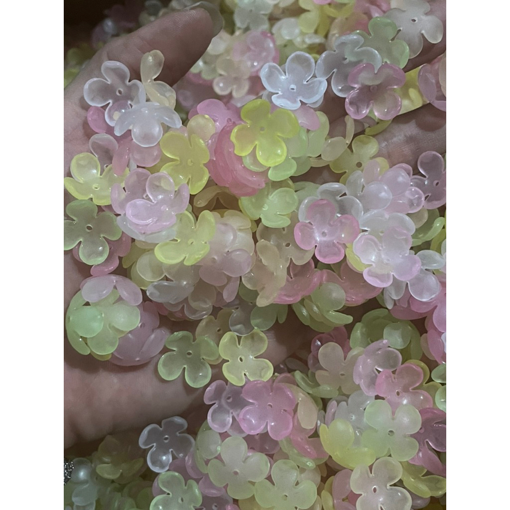Jual manik BUNGA KELOPAK 4 moza mix warna ukuran 1,7 cm | Shopee Indonesia