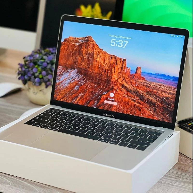 Kelengkapan MacBook Pro Retina 2019