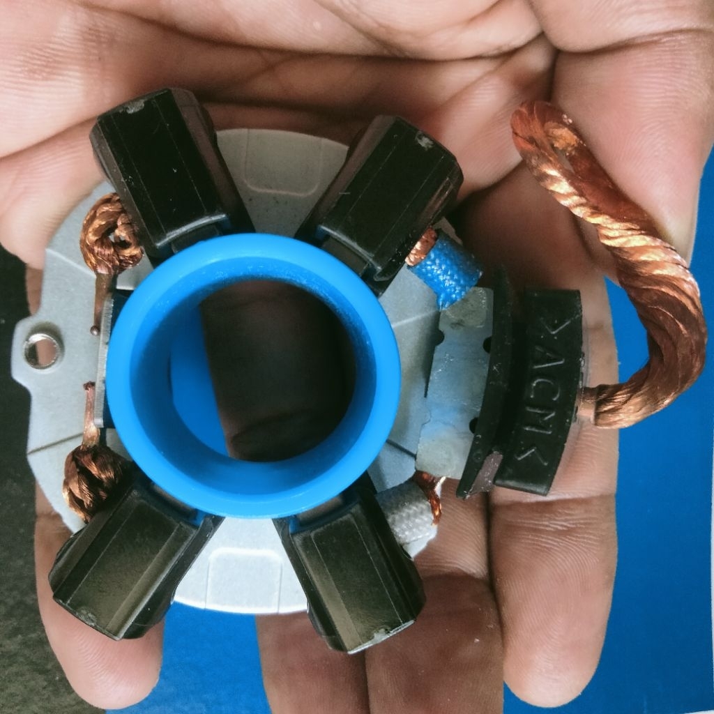 Jual Starter Carbon Brush Holder Assembly Toyota Innova Fortuner Hilux ...