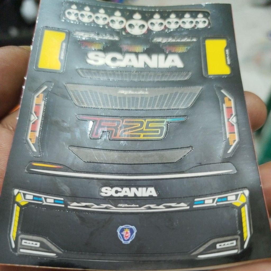 Jual stiker headlamp Skylander r25 untuk miniatur bus rkc | Shopee ...