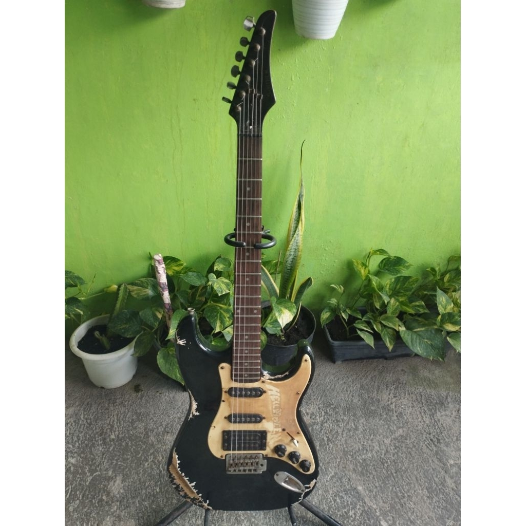 Jual GITAR LISTRIK ORIGINAL SAMICK STRATOCASTER MODEL RELIK BODY SECOND ...