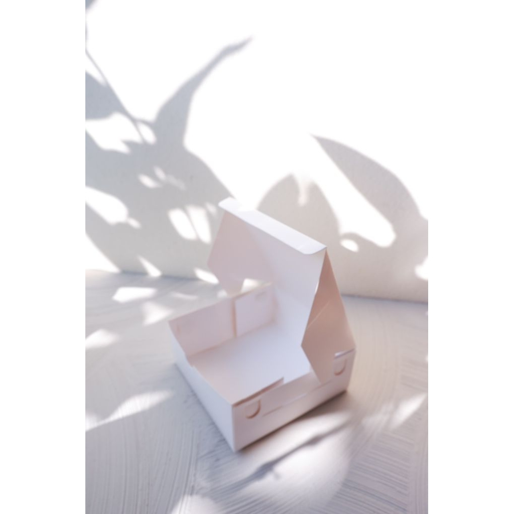 Jual Box Snack Ivory 12 x 12 x 5 cm (Putih) | Shopee Indonesia