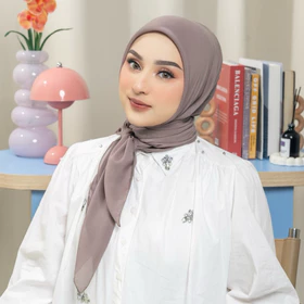 Nathelabel Poly Plain Paris Hijab Square (Hijab Segi Empat Poly Chiffon)