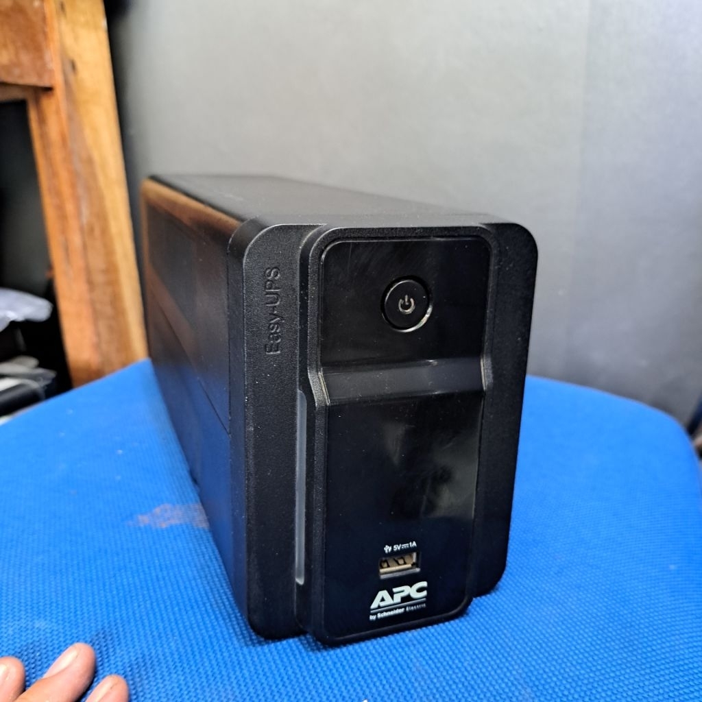 Jual UPS APC 700 VA 360w BVX700LUI-MS UPS APC EASY BVX 700VA 360 W USB ...