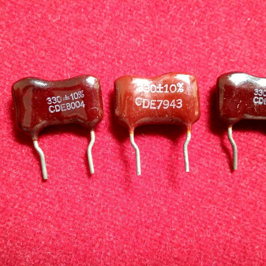 Cornell Dubilier 68pF/500V, condensatore in mica argentata CD15ED680JO3F