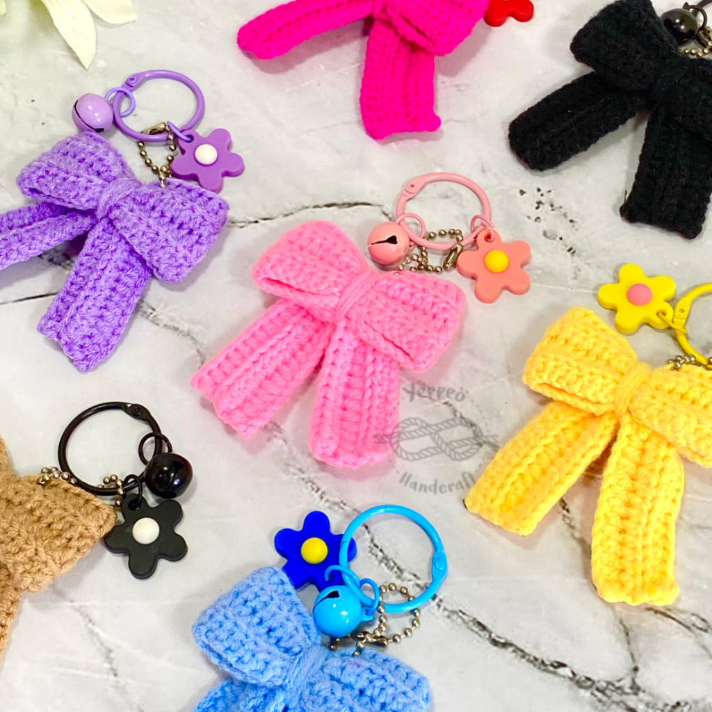 Jual BagCharm Pita Rajut Keychain Viral Gantungan Tas Kunci | Shopee ...