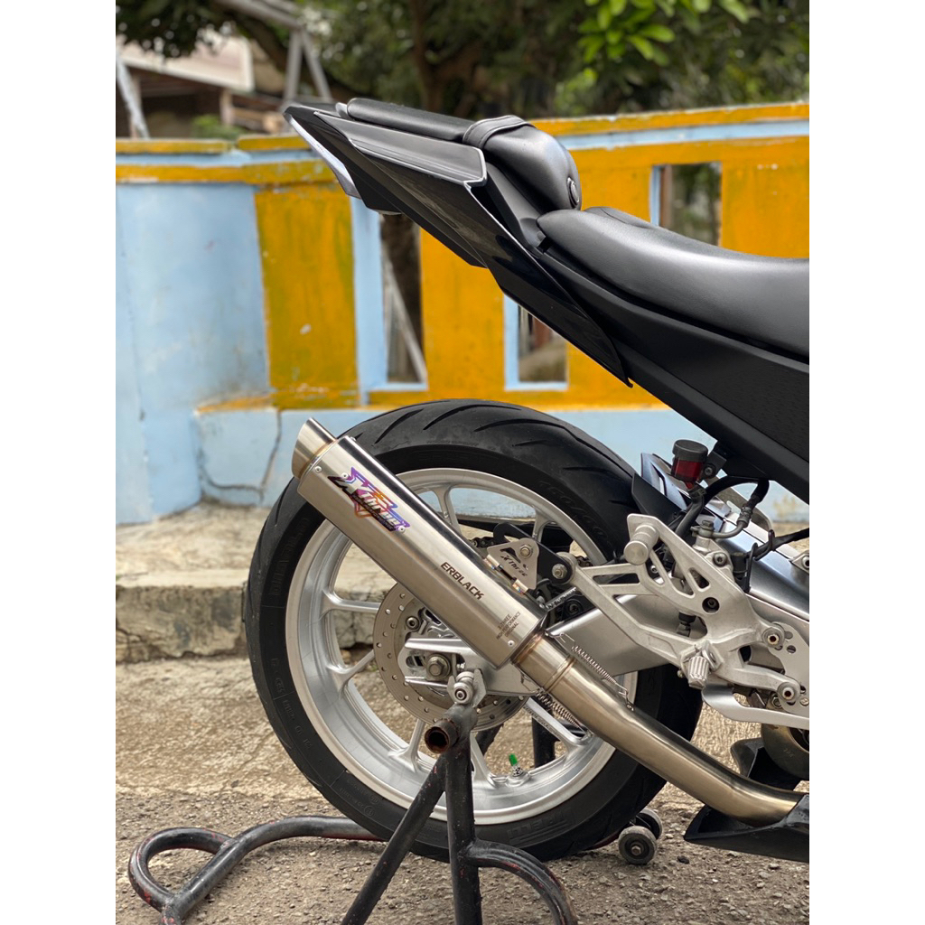 Jual KNALPOT RACING XTHREE TYPE LONG PUTIH EMBLEM PELANGI KNALPOT R15v3 ...