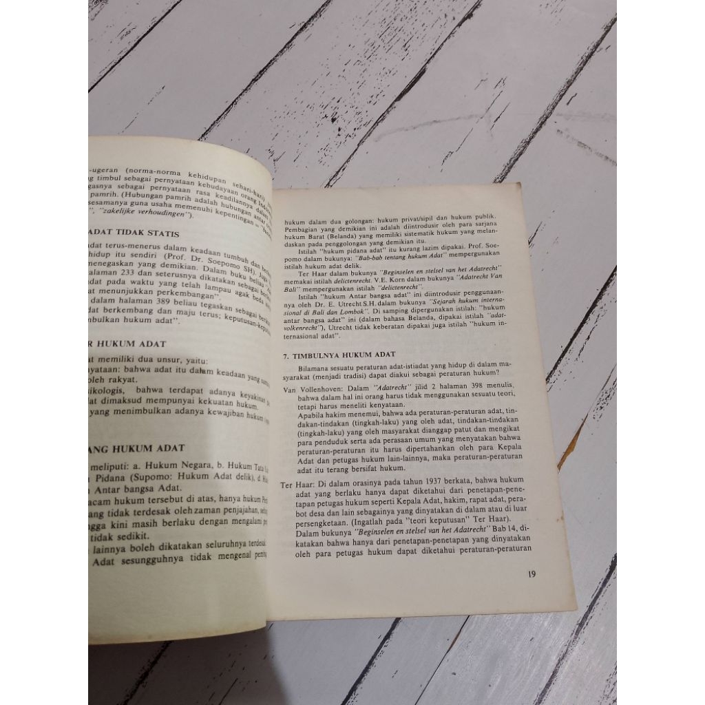 Jual BUKU PENGANTAR DAN ASAS - ASAS HUKUM ADAT | Shopee Indonesia