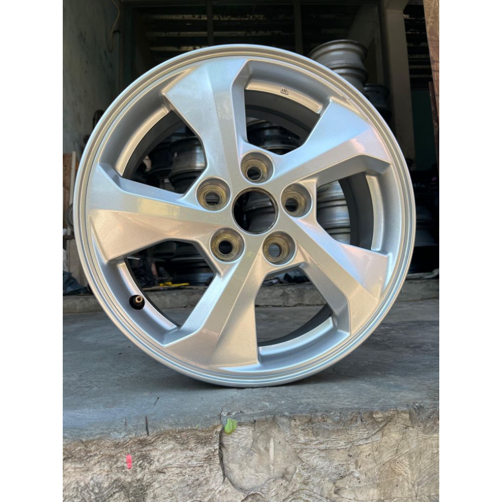 Jual velg serep expander exceed R16 PCD 5/114 kondisi bekas masih bagus ...