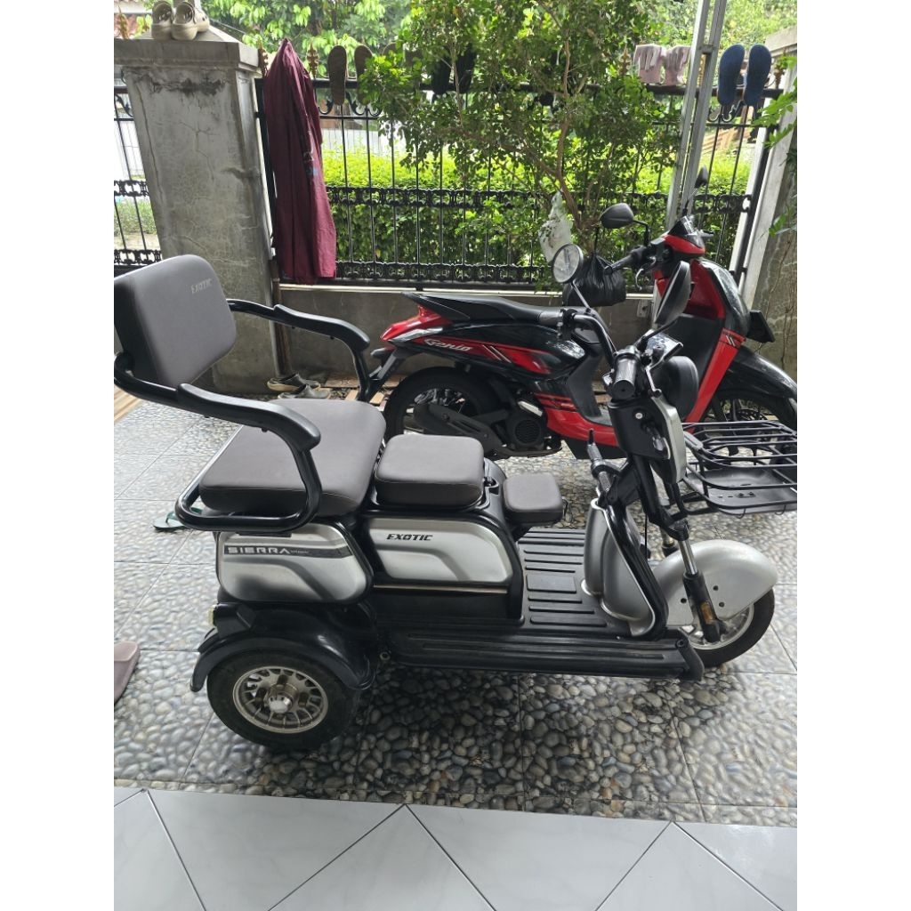 Jual E-Bike Exotic Sierra Silver Sepeda Listrik Roda 3 Tiga | Shopee ...