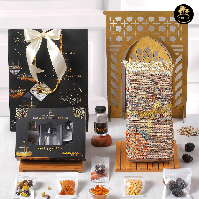 Oleh oleh Haji dan Umroh / Paket Oleh oleh Umroh dan Haji / Sajadah Paperbag Kurma Ajwa Air zam zam asli 100%
