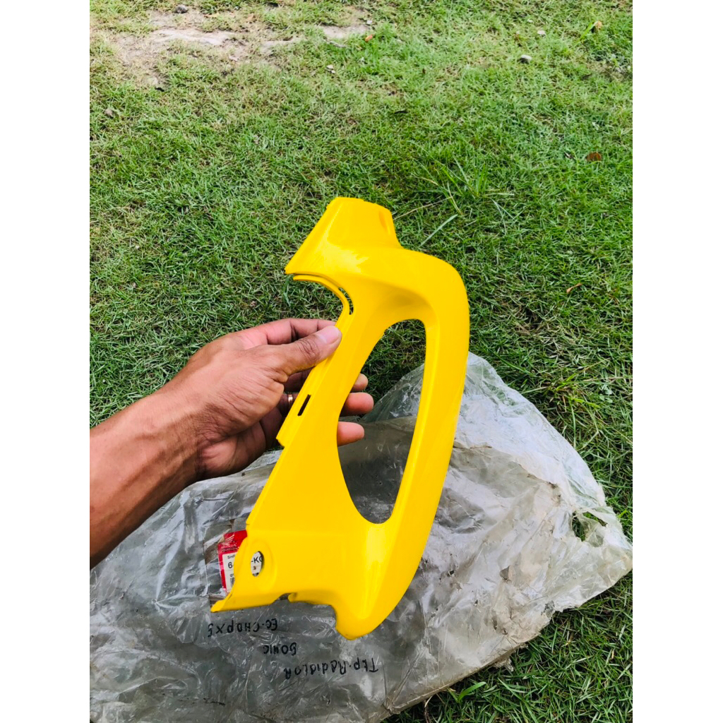 Jual shroud cover radiator honda sonic nova 125 kuning original nos ...